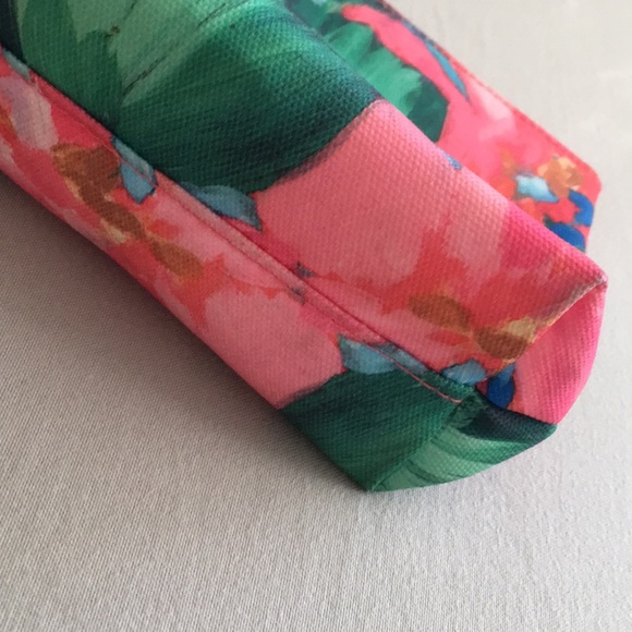 CLINIQUE Cosmetics Bag - Picture 3 of 6